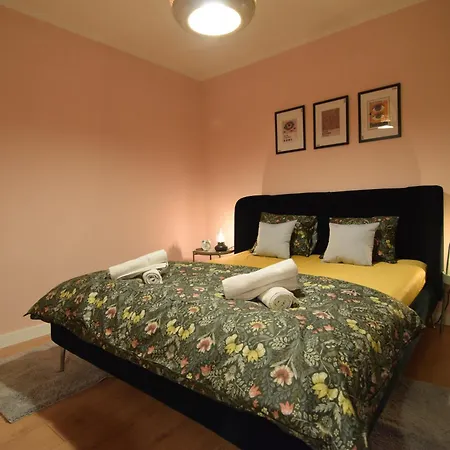 Stylish With Video Projector Apartment Bucharest