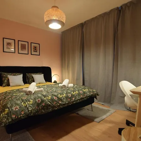 Apartment Stylish With Video Projector *