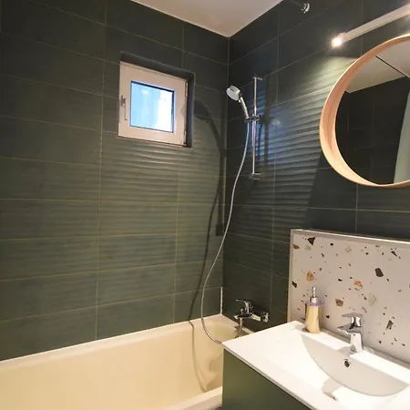Stylish With Video Projector Бухарест