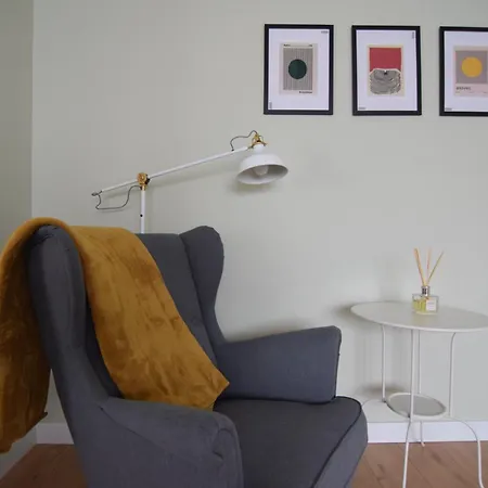 Stylish With Video Projector *