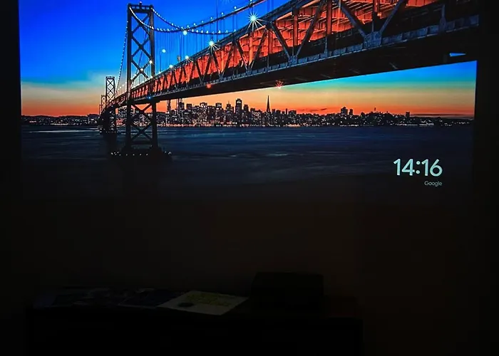 Daire Stylish With Video Projector *