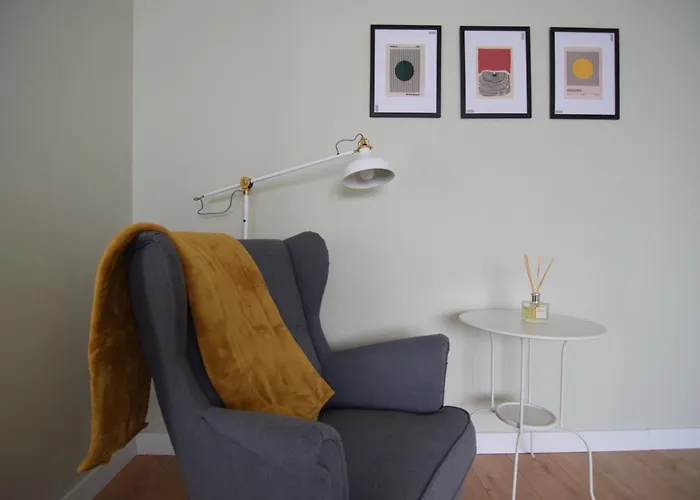 Stylish With Video Projector *