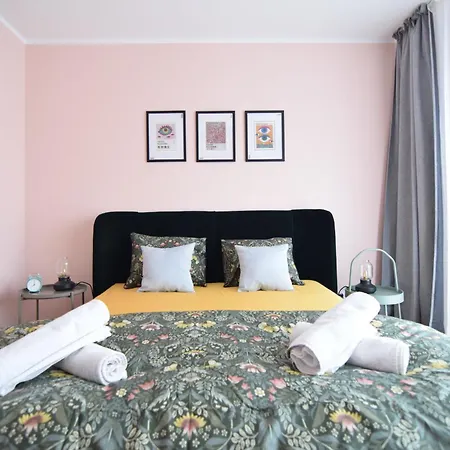 Stylish With Video Projector *