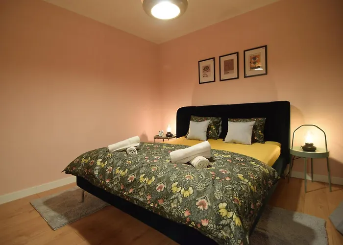 Stylish With Video Projector Apartment Bukarest